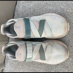 On Cloudnova wrap sneakers size 9